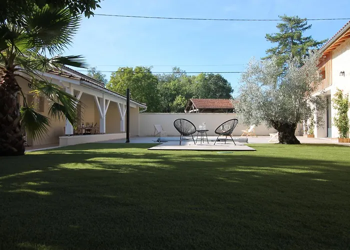 La Maison Bois Carre Vila *